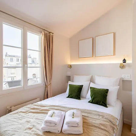 Designer One-bed - Marais - Free Parking * Paris