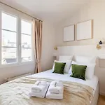Designer One-bed - Marais - Free Parking Paris
