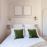 Designer One-bed - Marais - Free Parking *