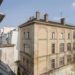 Designer One-bed - Marais - Free Parking *