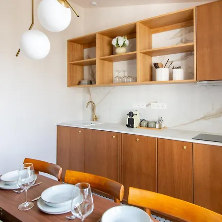 Designer One-bed - Marais - Free Parking Paris