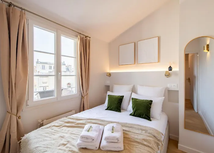Designer One-bed - Marais - Free Parking * Paris